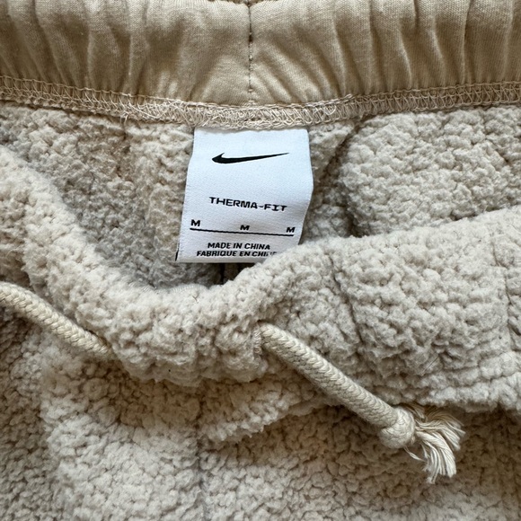 Nike fuzzy beige pants - Picture 3 of 3